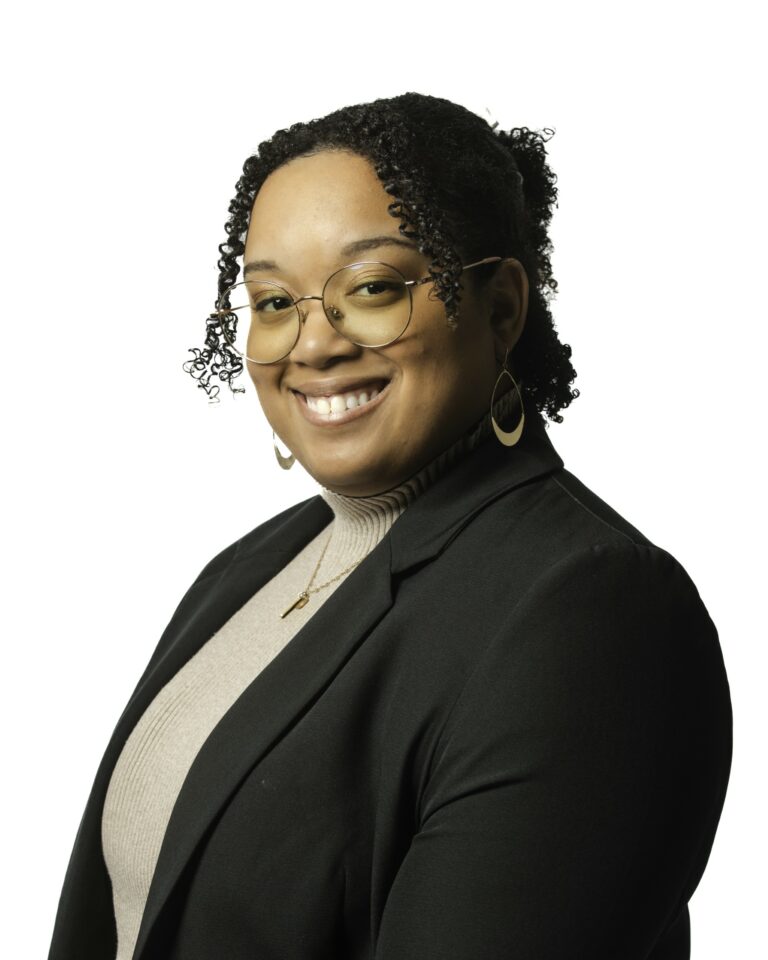Dayshelay Headshot 2